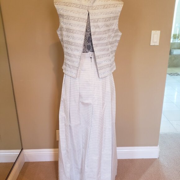 Crimson by Lawrence Kurtz set top & skirt - Picture 4 of 9